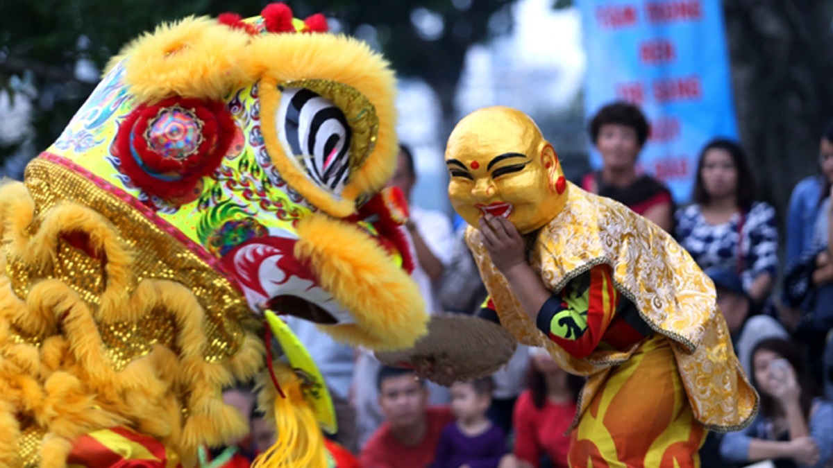 Múa lân Trung Thu tại phố đi bộ