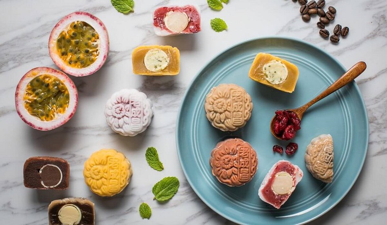 Bánh Trung Thu handmade với bao bì sang trọng